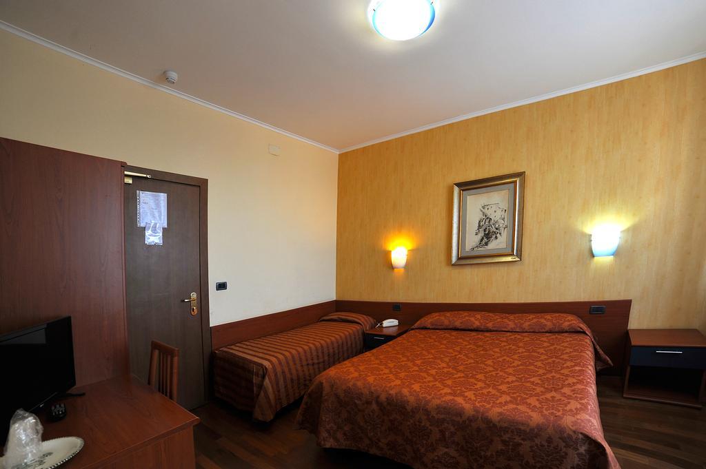 Hotel Nazionale Bolsena Dış mekan fotoğraf